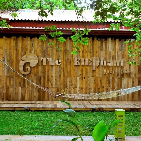 The Elephant Next-Door Удавалаве Екстер'єр фото